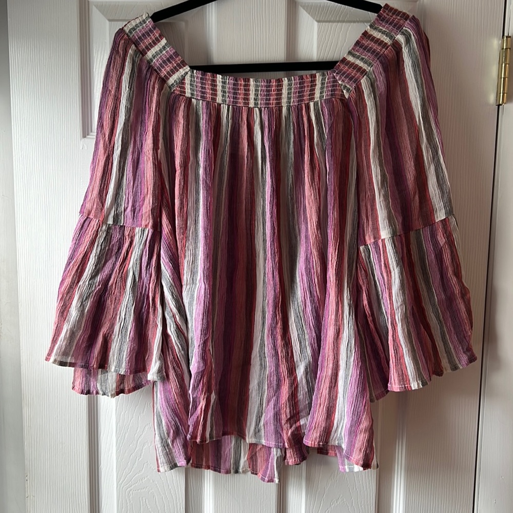 Women’s Large lightweight summer off the shoulder top